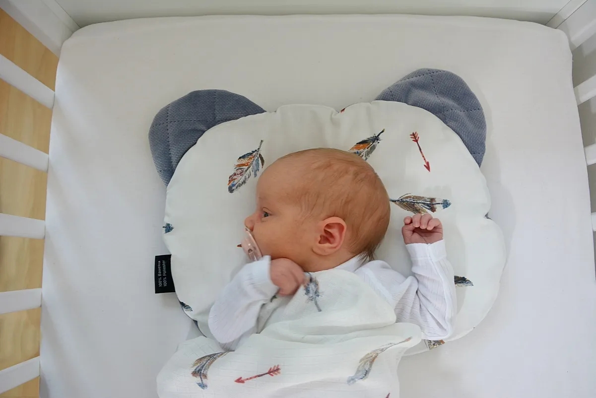 Poduszka motylek od kiedy? Bezpieczne wprowadzenie dla niemowląt