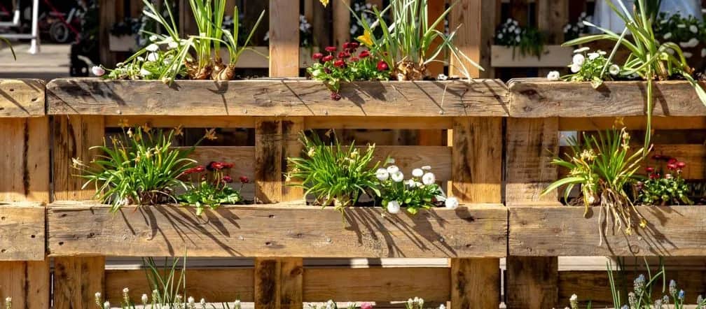 Jak zrobić kwietnik z palet - proste kroki, które musisz znać