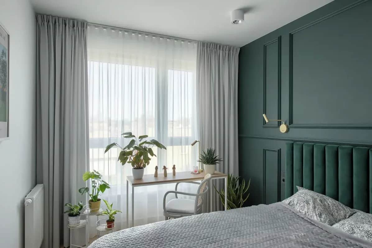 Jakie zasłony do małej sypialni, by optycznie powiększyć przestrzeń