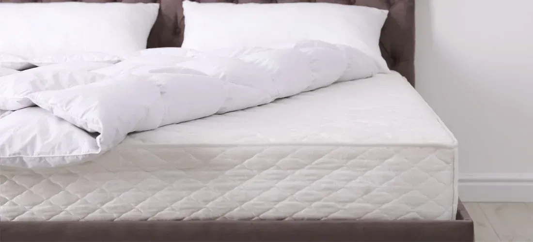 Jaki materac do sypialni wybrać, aby uniknąć bólu pleców?