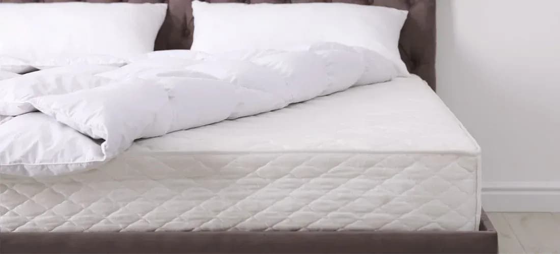 Jaki materac do sypialni wybrać, aby uniknąć bólu pleców?