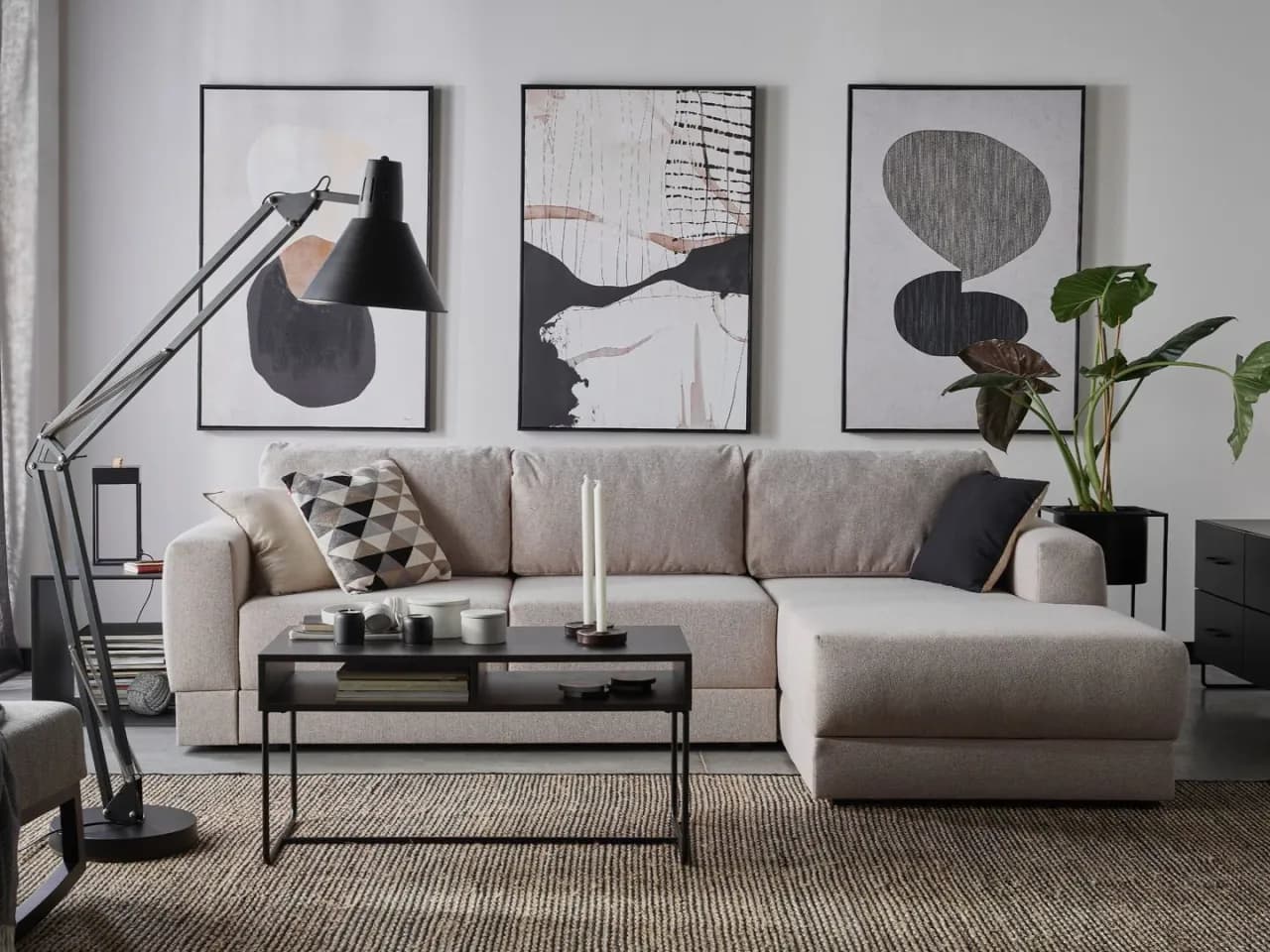 Jakie obrazy do salonu wybrać, aby stworzyć wyjątkowy klimat?