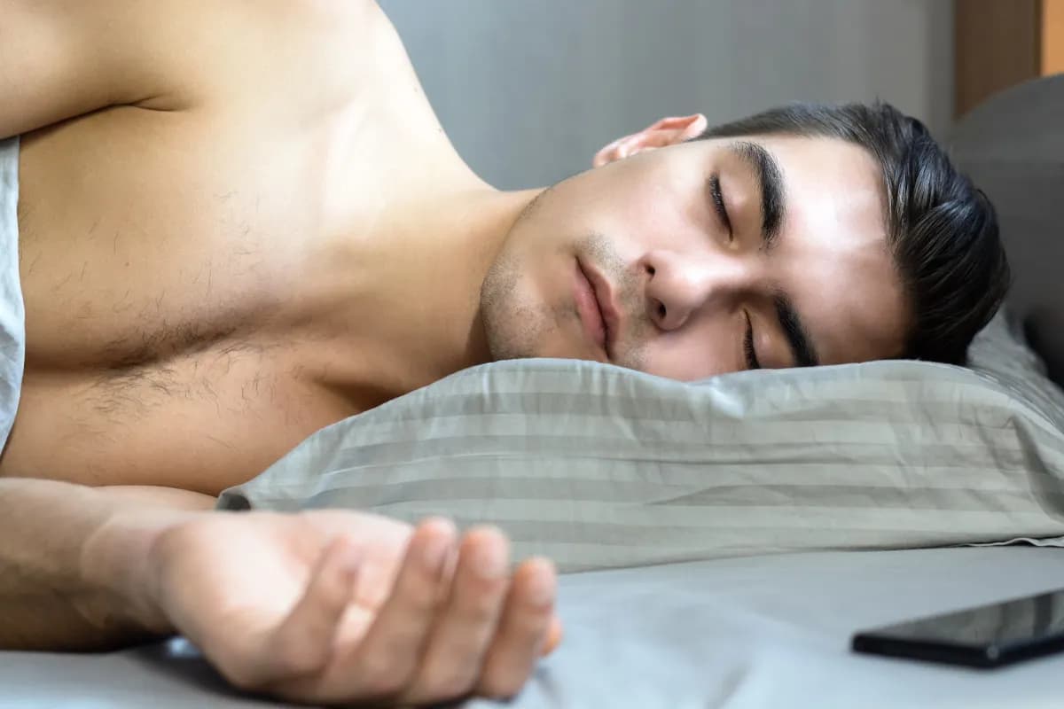 Jak ułożyć poduszkę do spania, aby uniknąć bólu szyi i pleców