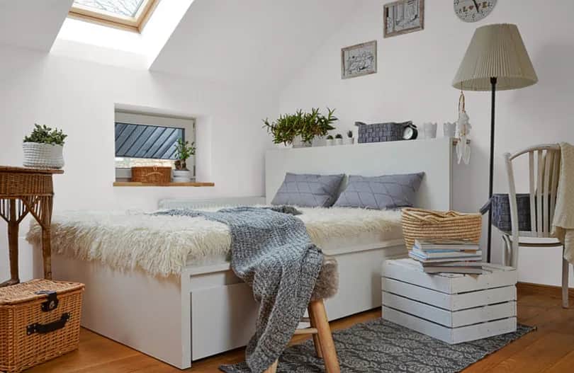 Jak pomalować skosy w sypialni, by uniknąć błędów i zyskać przestrzeń