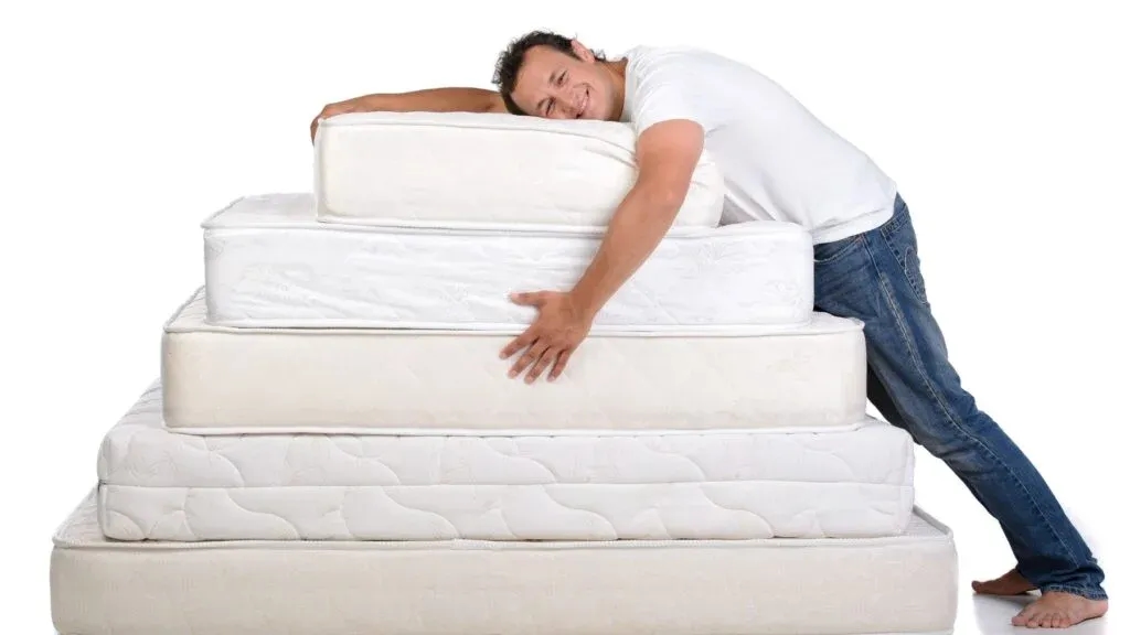 Jak wybrać materac do spania, by uniknąć bólu i poprawić sen